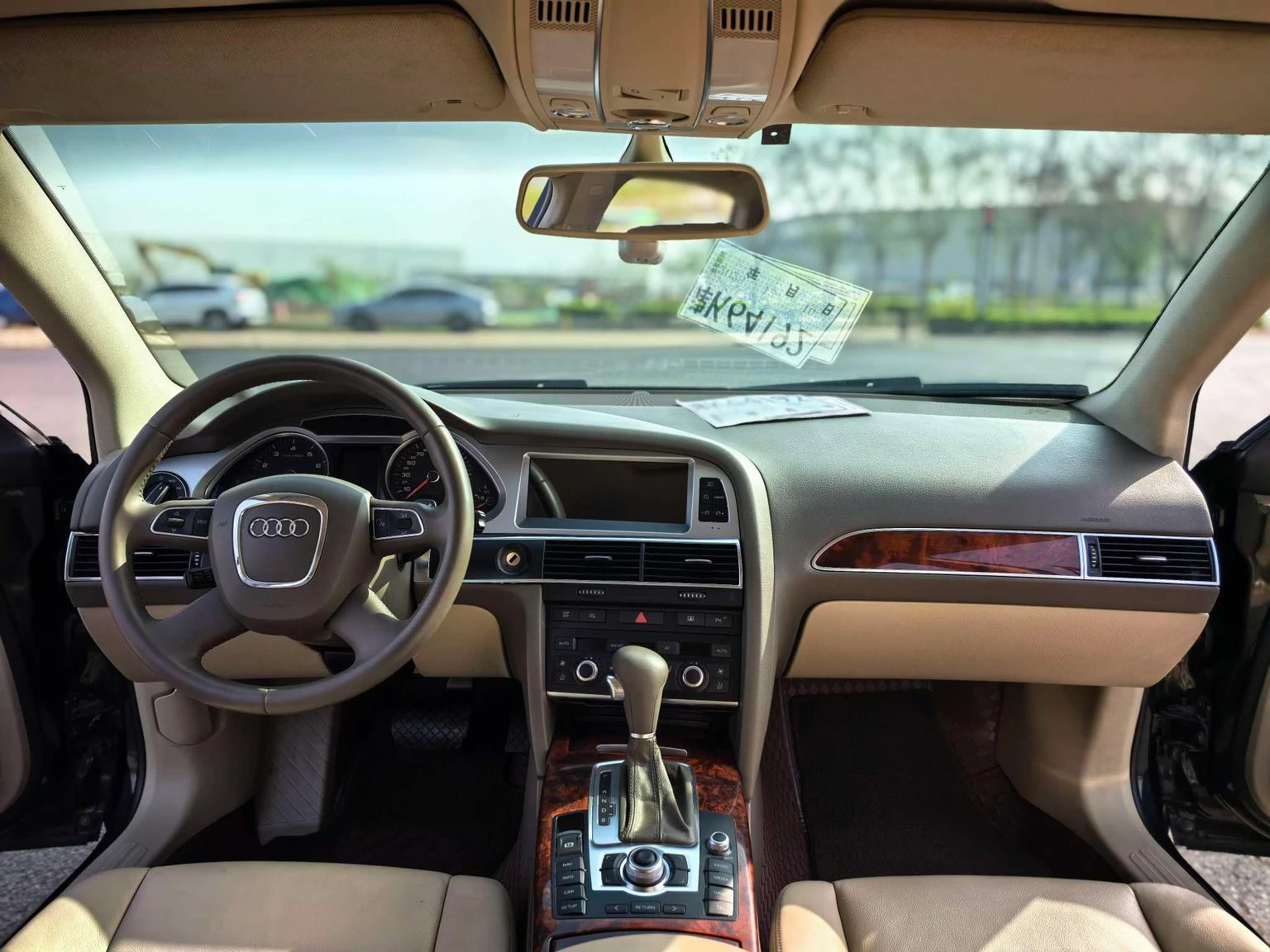 Audi A6L - interior