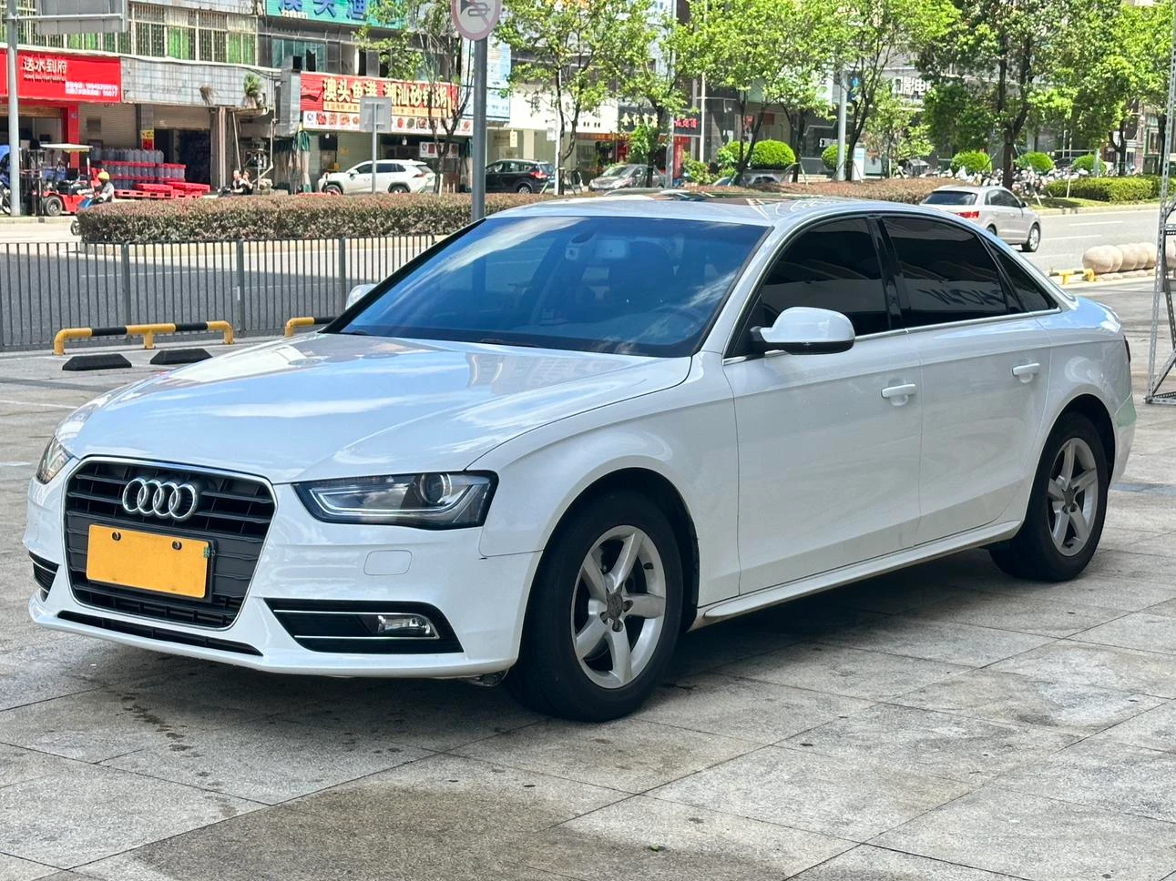 Audi A4L 30 TFSI Automatic Comfort - exterior