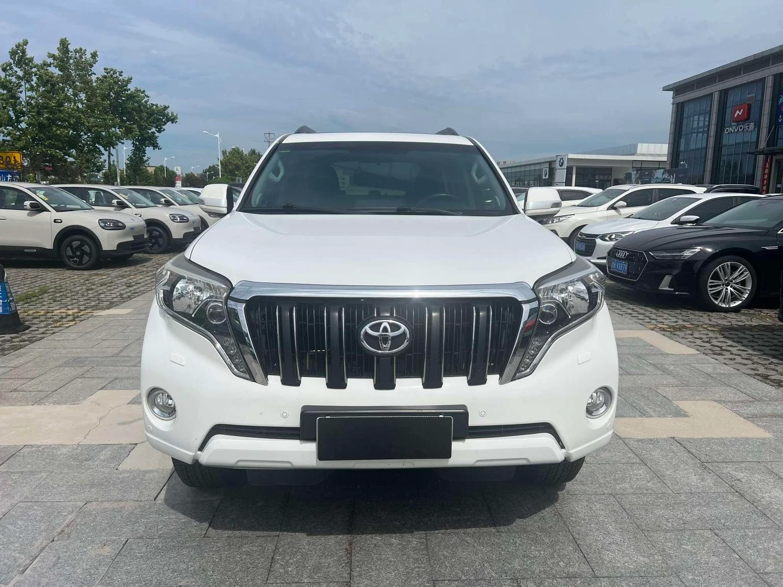 Toyota Prado 4.0L - exterior