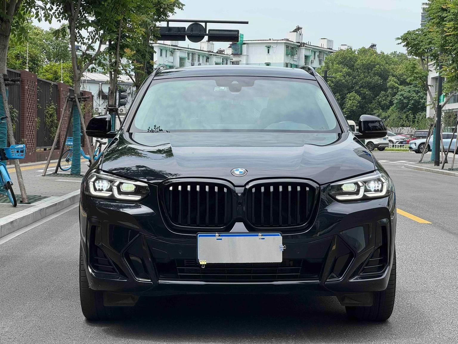 BMW X3 xDrive30i Leading Edition M Shadow Package - exterior