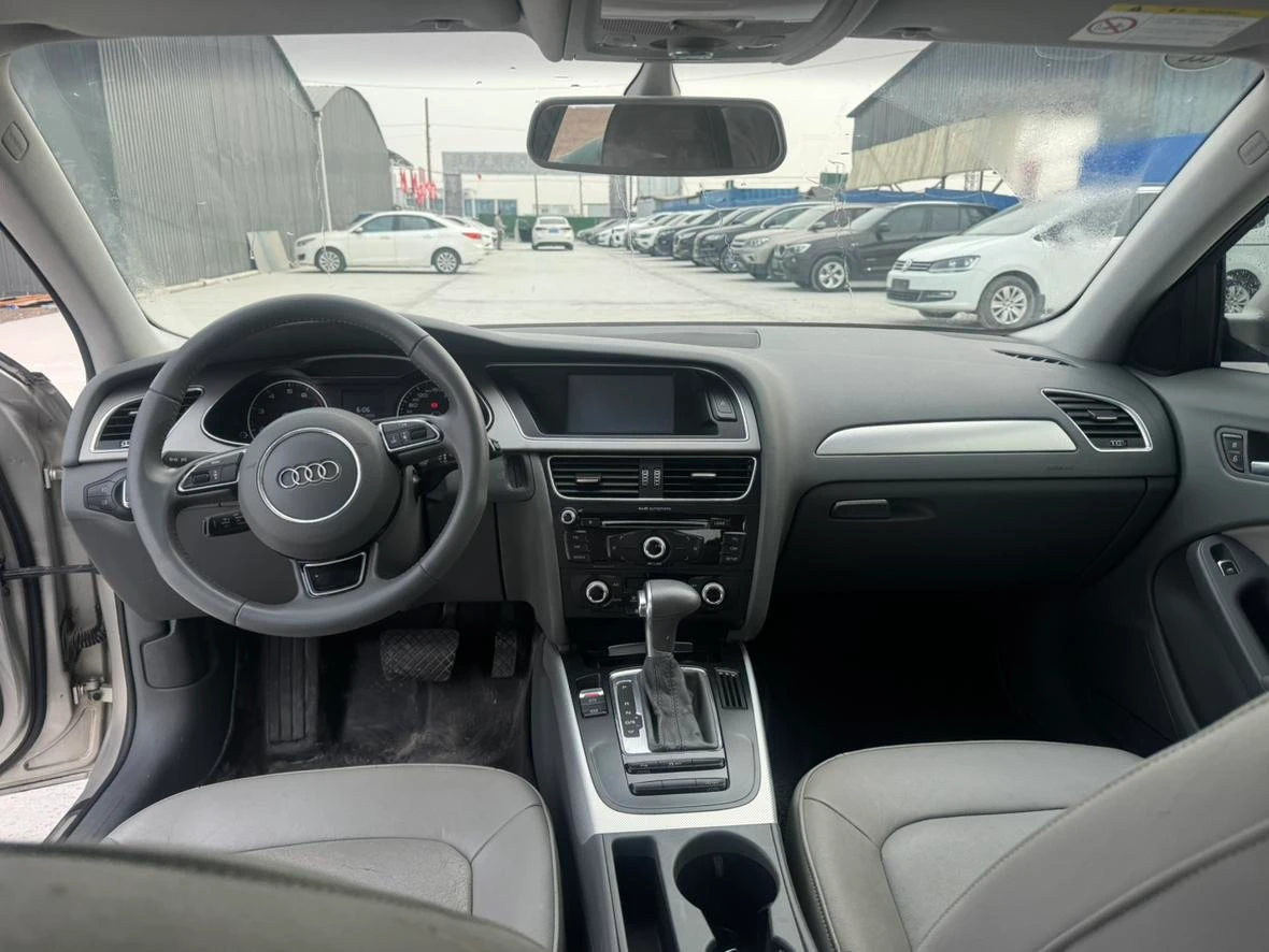 Audi A4L 35 TFSI - interior