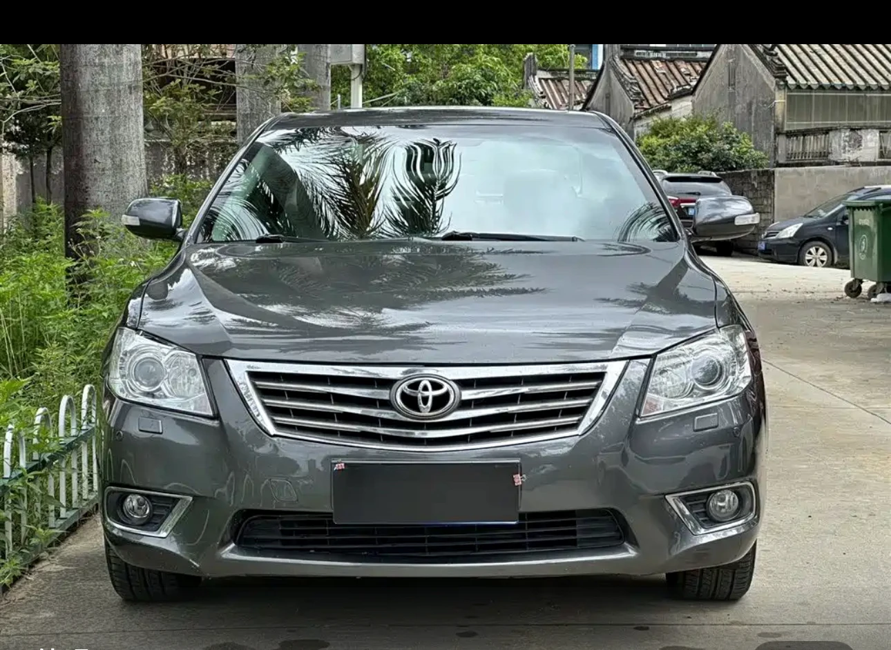 Toyota Camry 200G Deluxe Edition - exterior