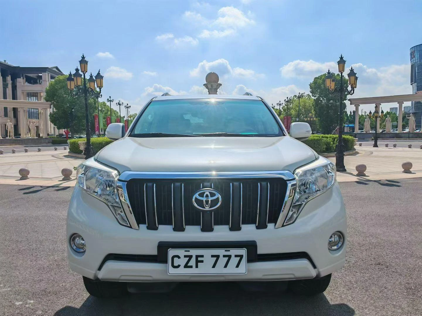 Toyota Prado - exterior