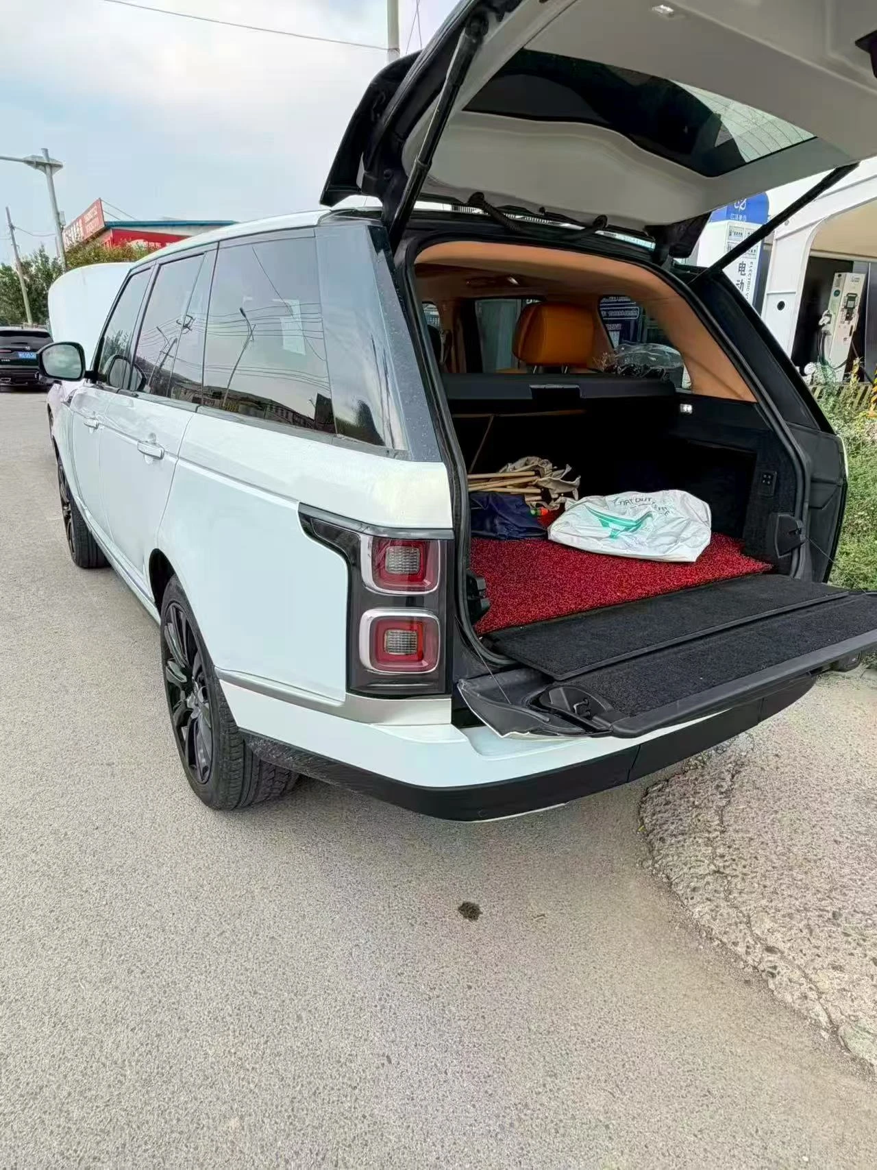 Land Rover Range Rover 5.0L V8 Vogue - exterior