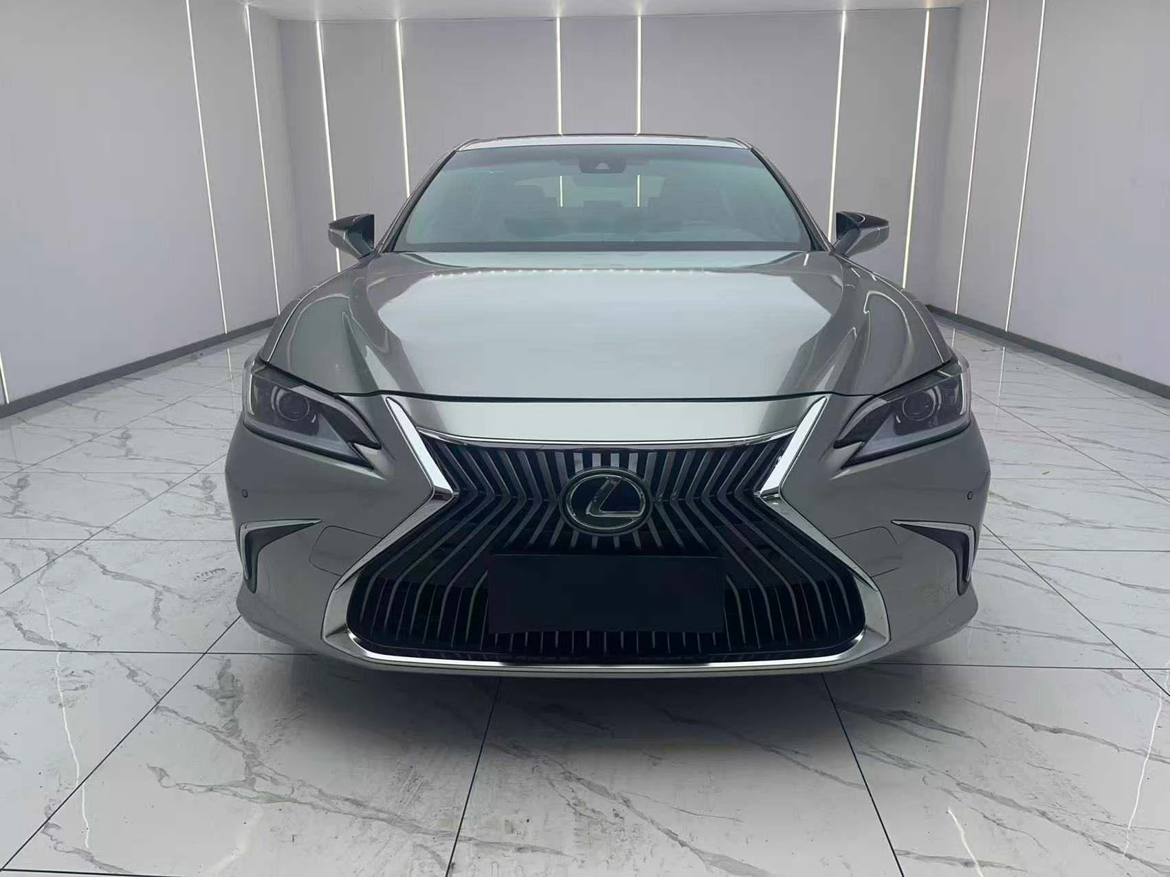 Lexus ES  200 Luxury - exterior