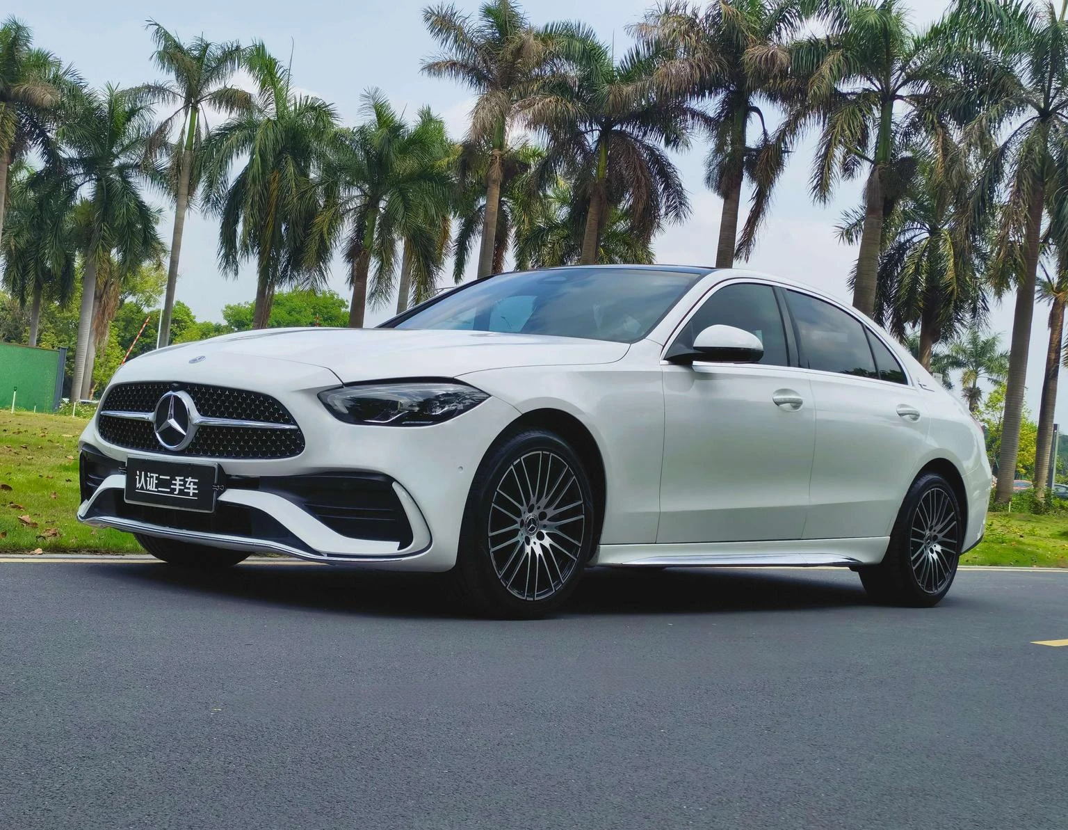 Mercedes-Benz C-Class  260 L Sport - exterior
