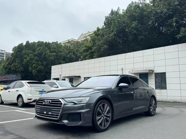 Audi A6L 40 TFSI Luxury Dynamic Trim
