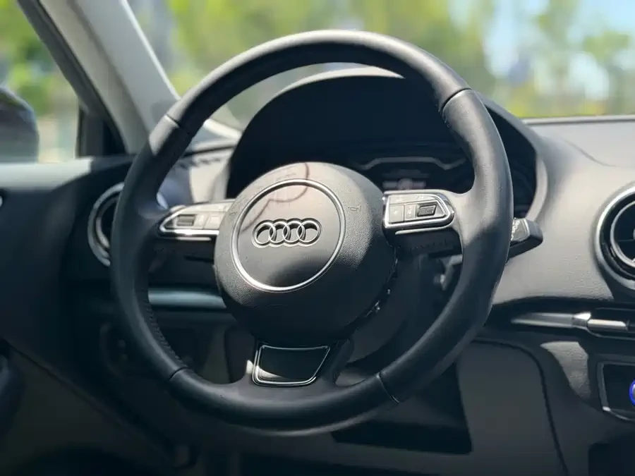Audi A3 Sportback 40 TFSI  - interior