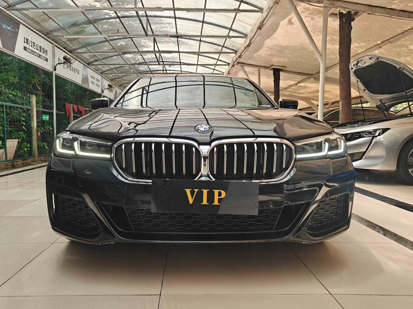 BMW 5 Series 525Li M Sport Package - exterior