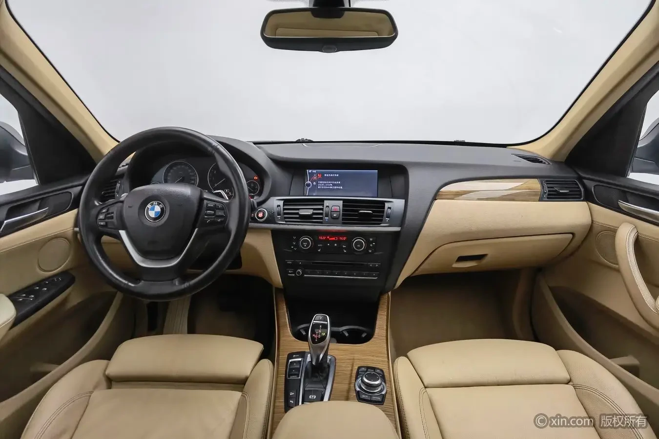 BMW X3  xDrive35i  - interior