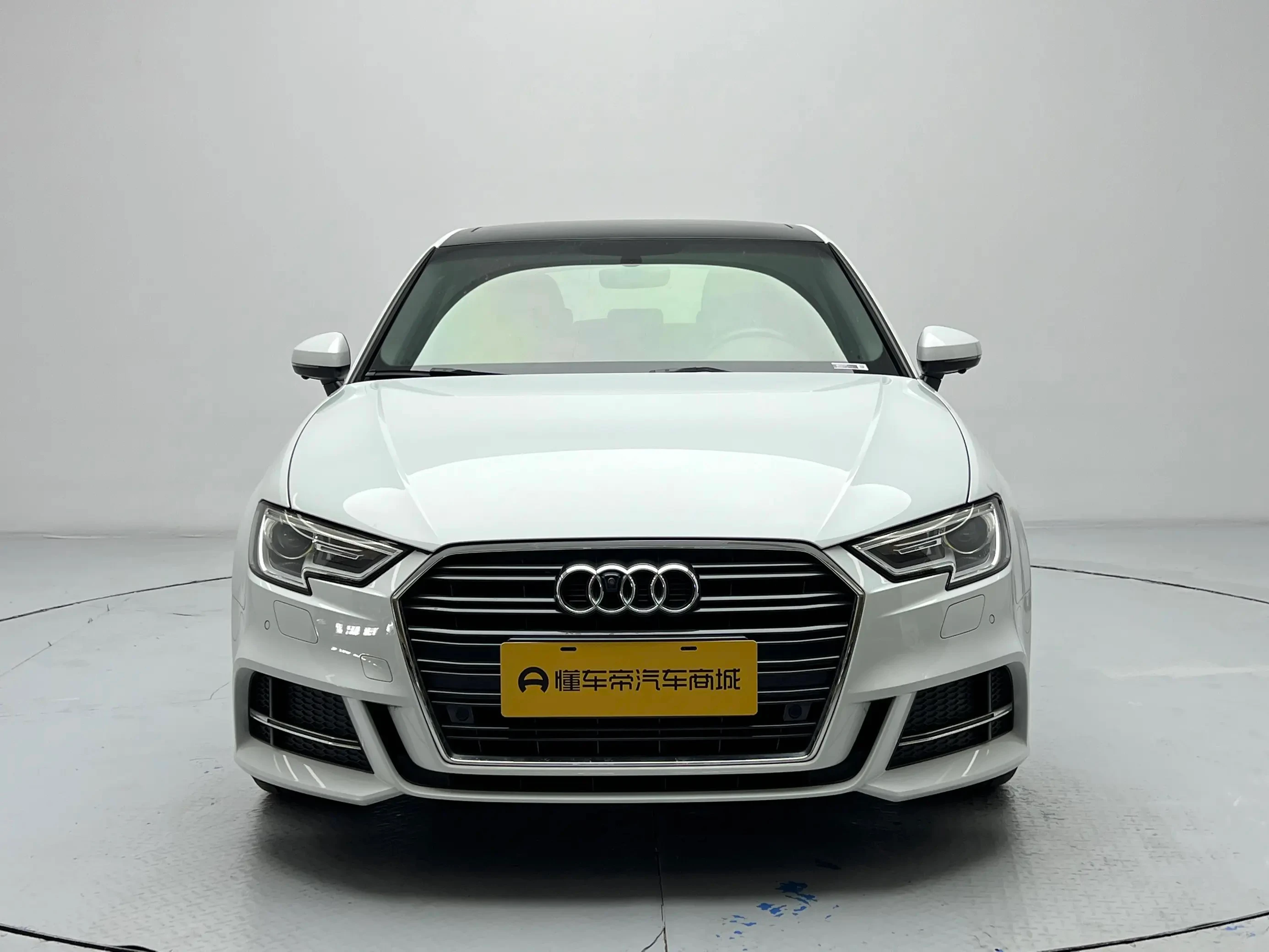 Audi A3  35TFSI Fashion Line - exterior