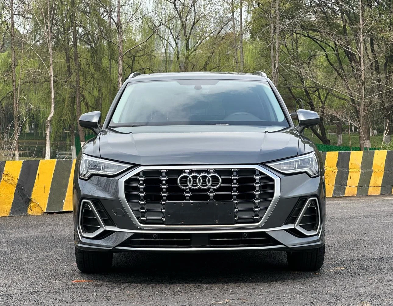 Audi Q3 35 TFSI Dynamic Progressive - exterior