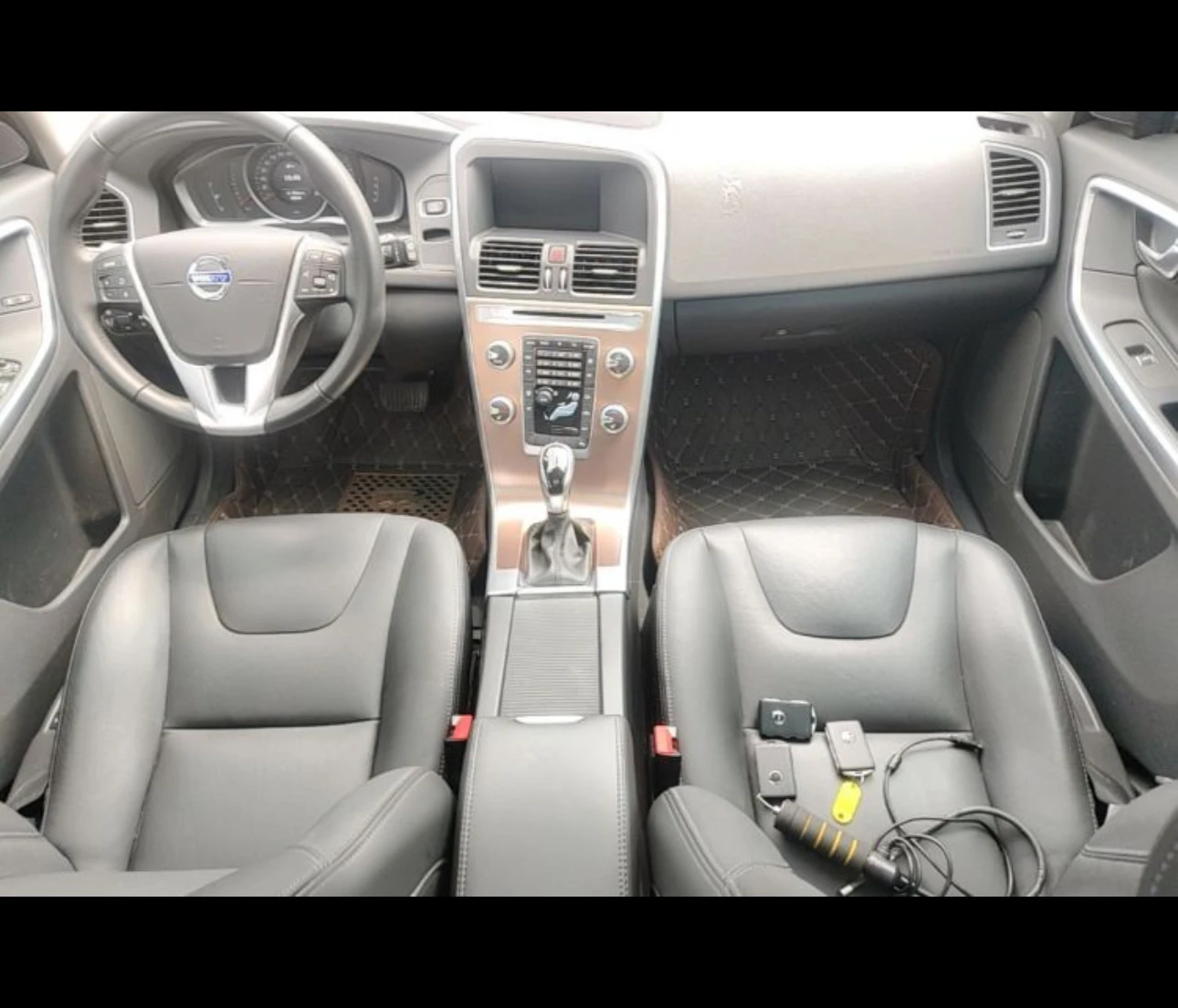 Volvo XC60 T5  - interior