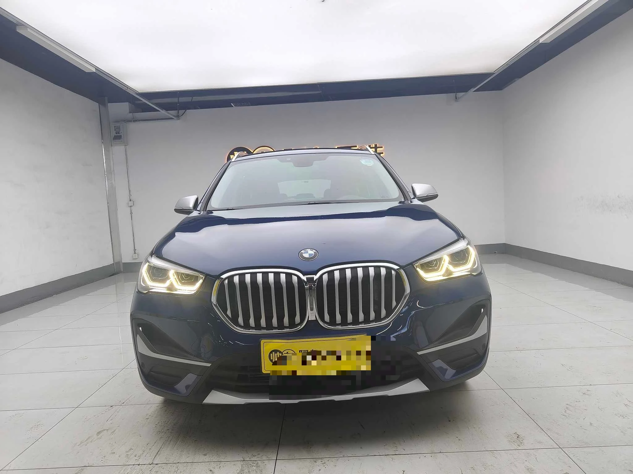 BMW X1 sDrive25Li - exterior