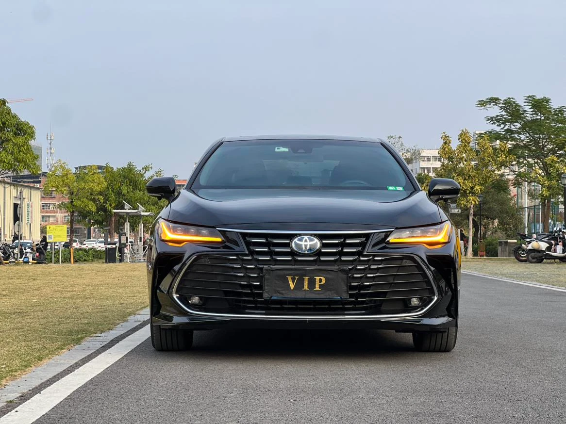 Toyota Avalon 2.5L Hybrid E-CVT 2WD  - exterior