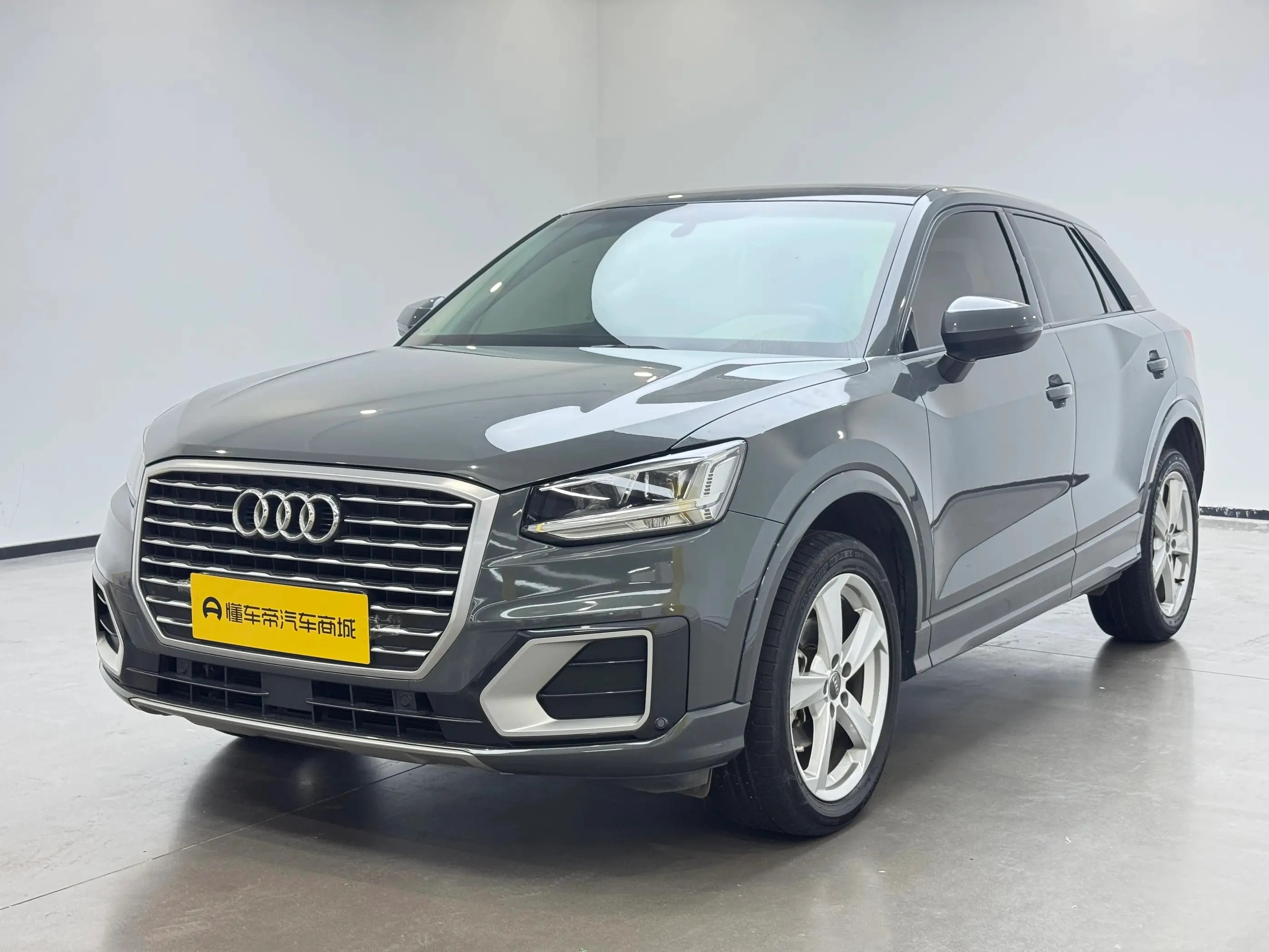 Audi Q2L 35TFSI Fashion Elegance