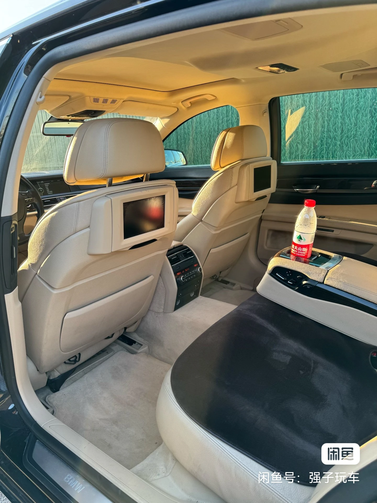 BMW 730Li - interior