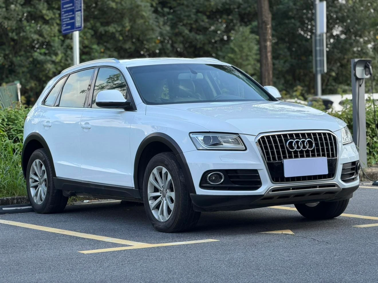 Audi Q5 40 TFSI - exterior