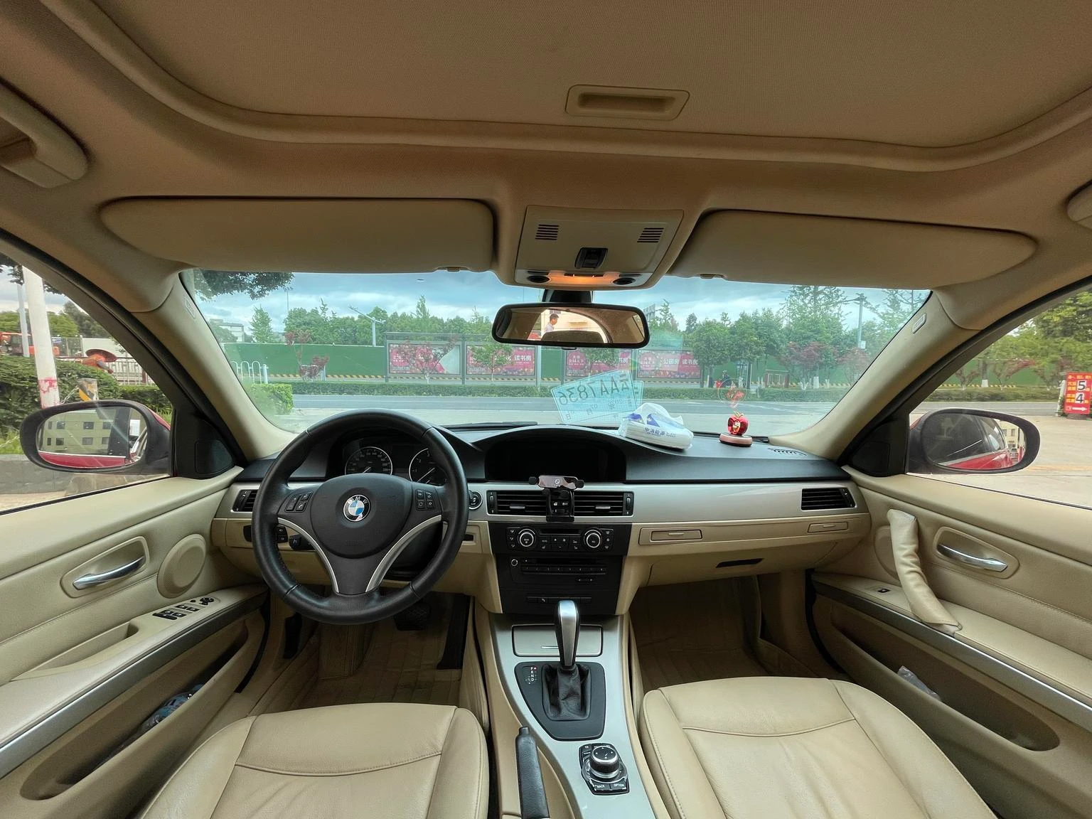 BMW 3 Series 320i - interior