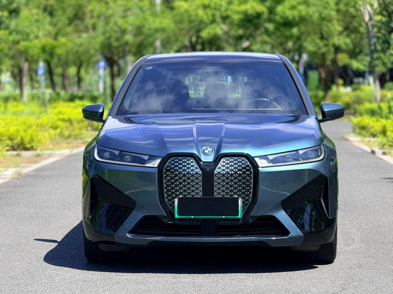 BMW iX xDrive40 - exterior