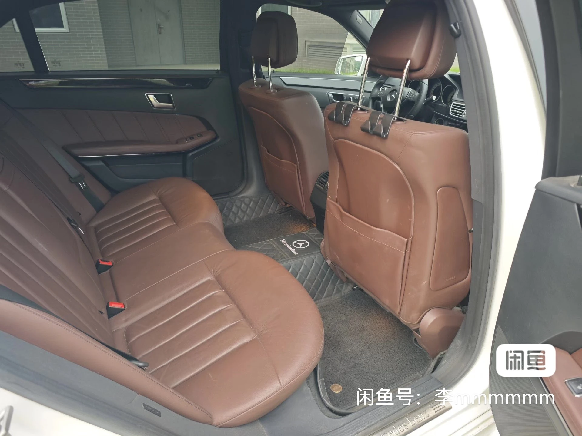 Mercedes-Benz E300L Sport - interior