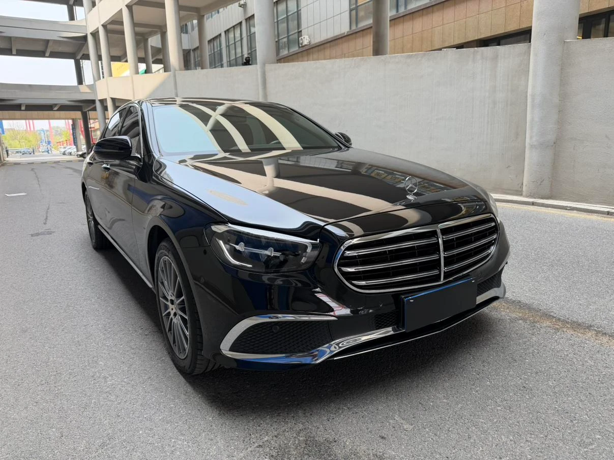Mercedes-Benz E-Class Facelift E260L 4MATIC - exterior