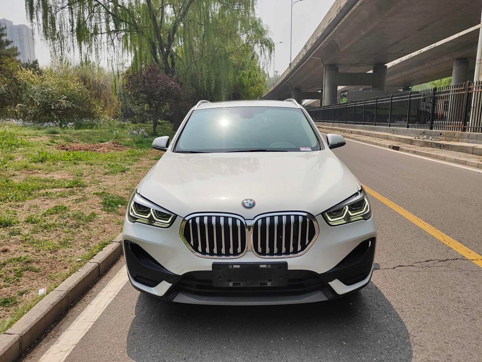 BMW X1 sDrive25Li Leading - exterior