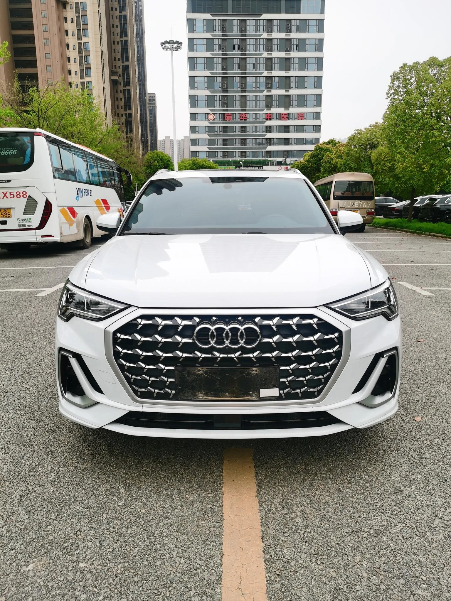 Audi Q3 35 TFSI Sport Dynamic - exterior