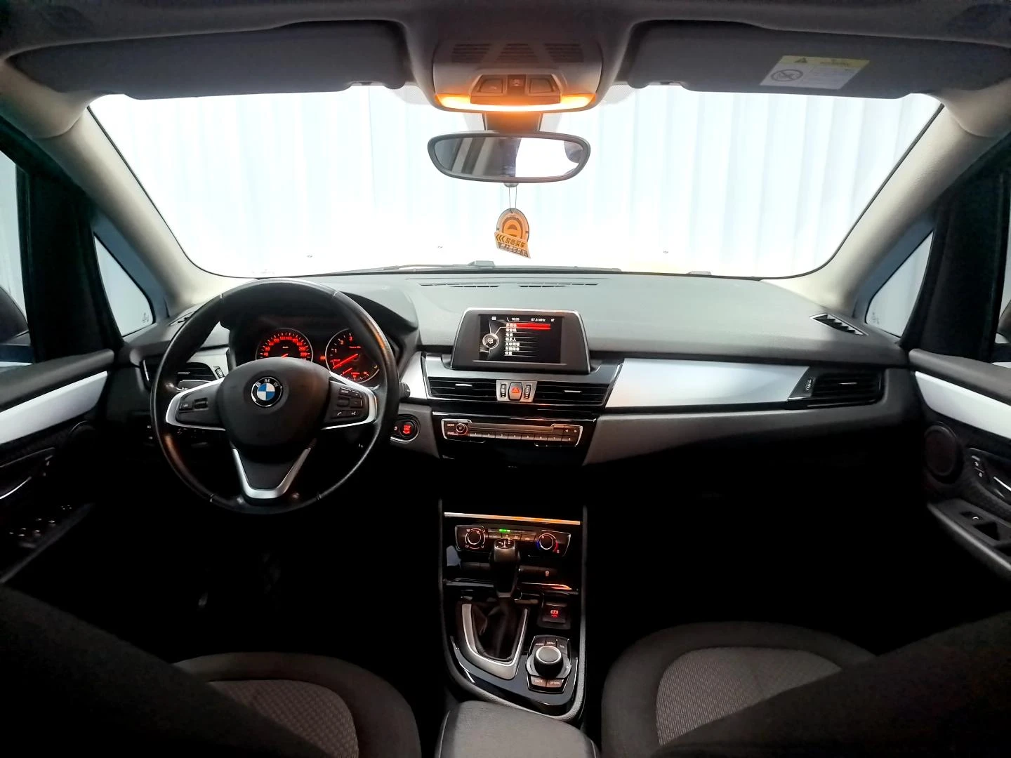BMW 218i Fashion Line - interior