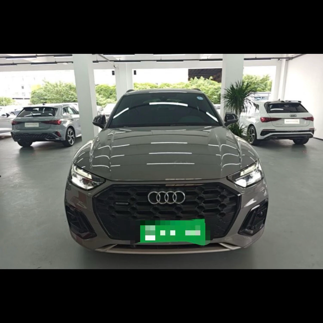 Audi Q5L 40 TFSI Luxury Dynamic - exterior