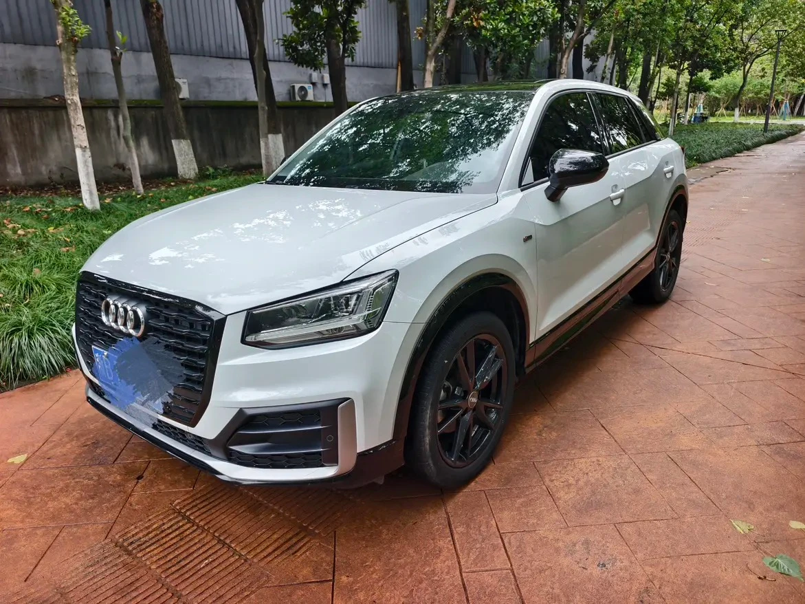 Audi Q2L 35TFSI Fashion Dynamic