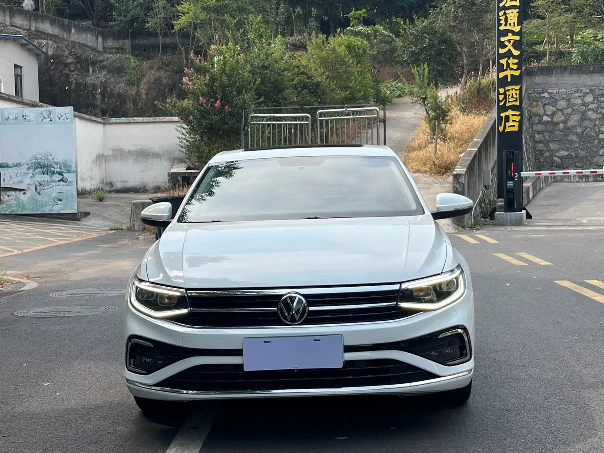 Volkswagen Bora 200TSI DSG Free Travel Edition - exterior