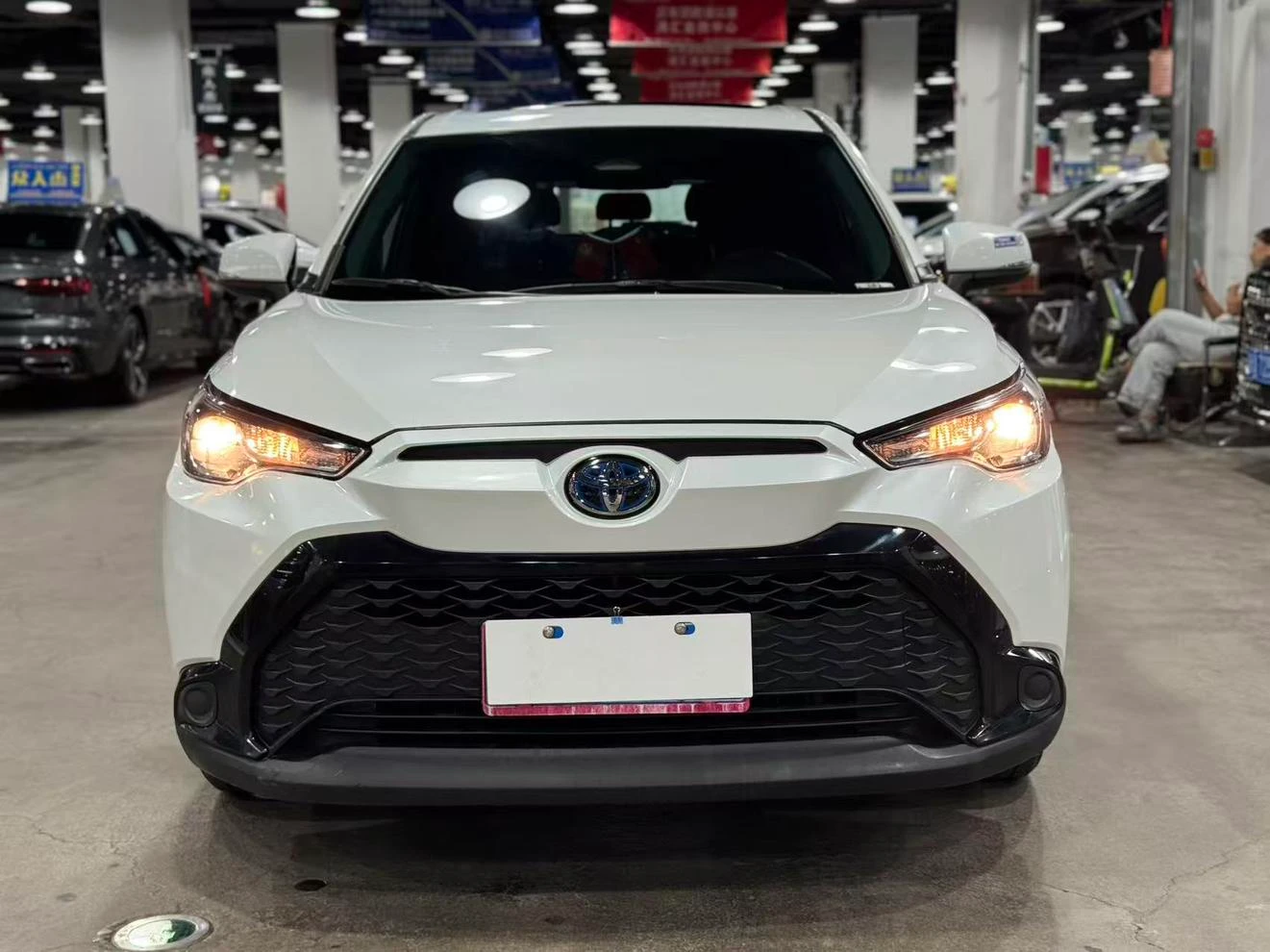 Toyota Frontlander 2.0L Intelligent Hybrid Luxury Edition - exterior