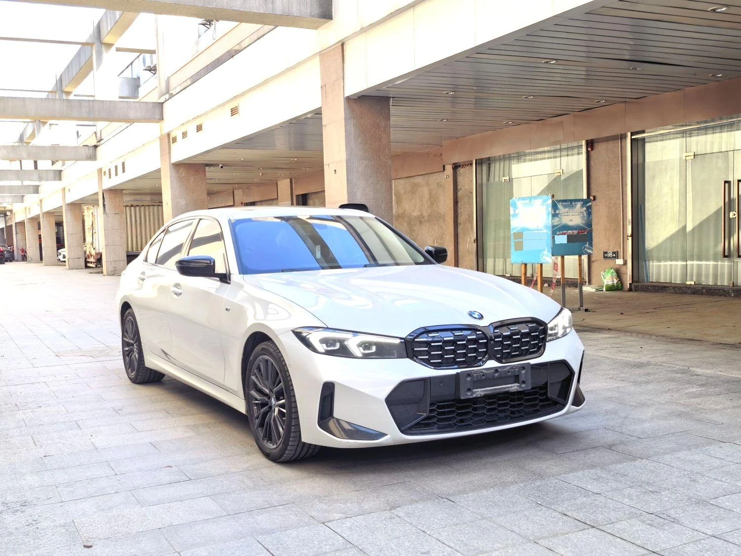 BMW 3 Series 325Li M Sport Shadow Edition