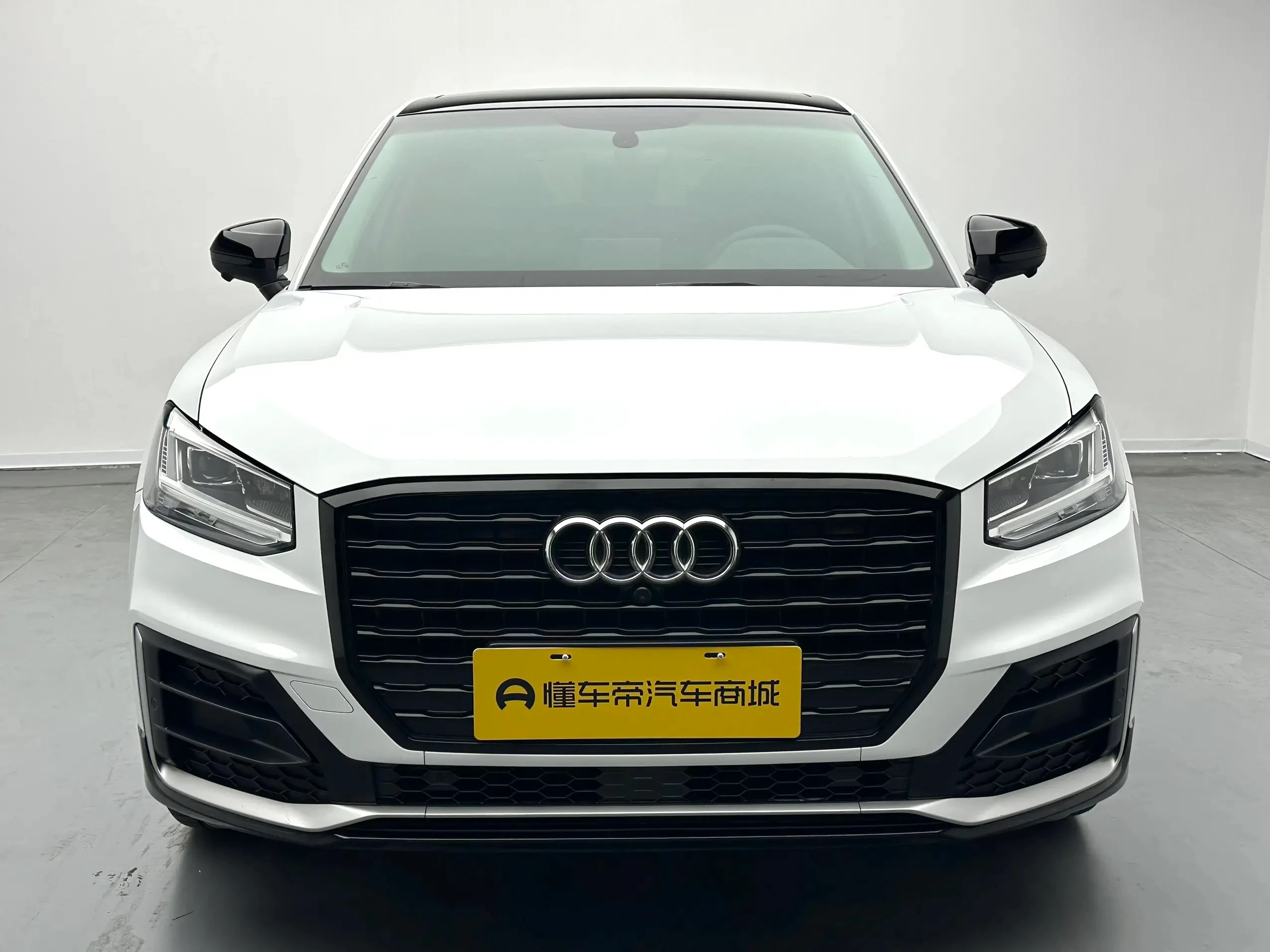 Audi Q2L 35 TFSI Progressive Dynamic - exterior