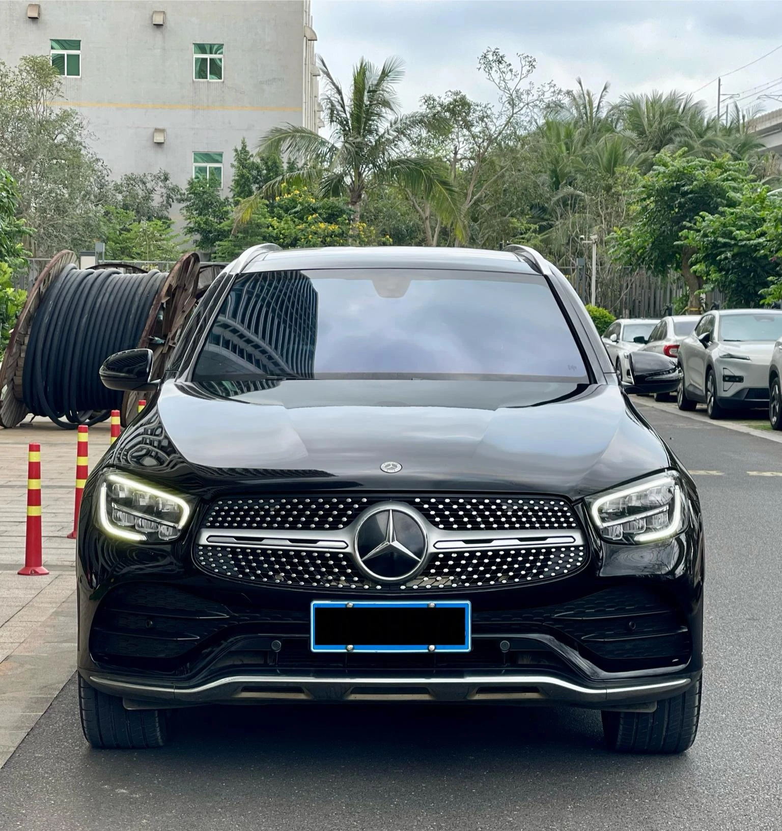 Mercedes-Benz GLC 300 L 4MATIC  - exterior
