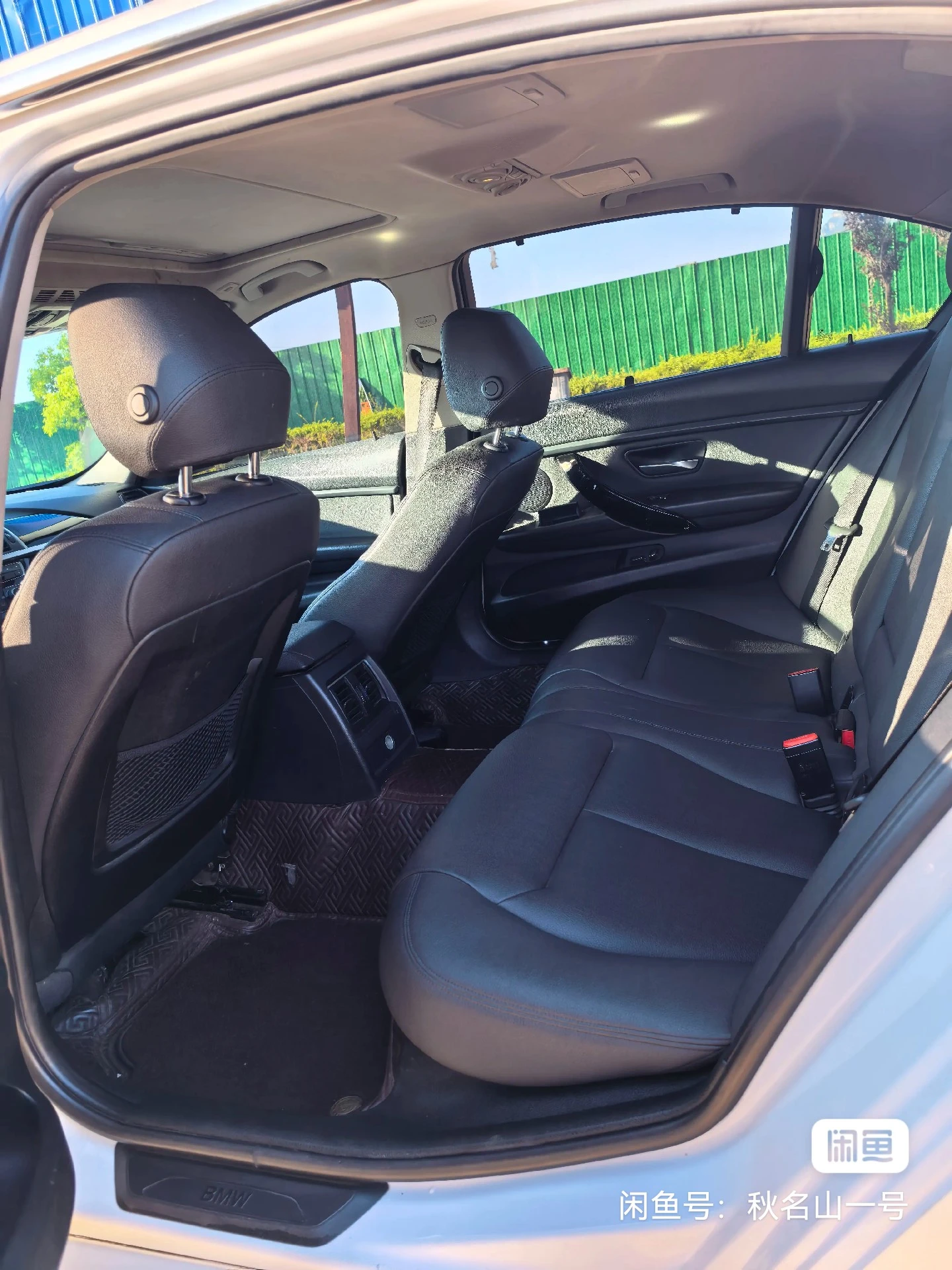 BMW 320Li - interior