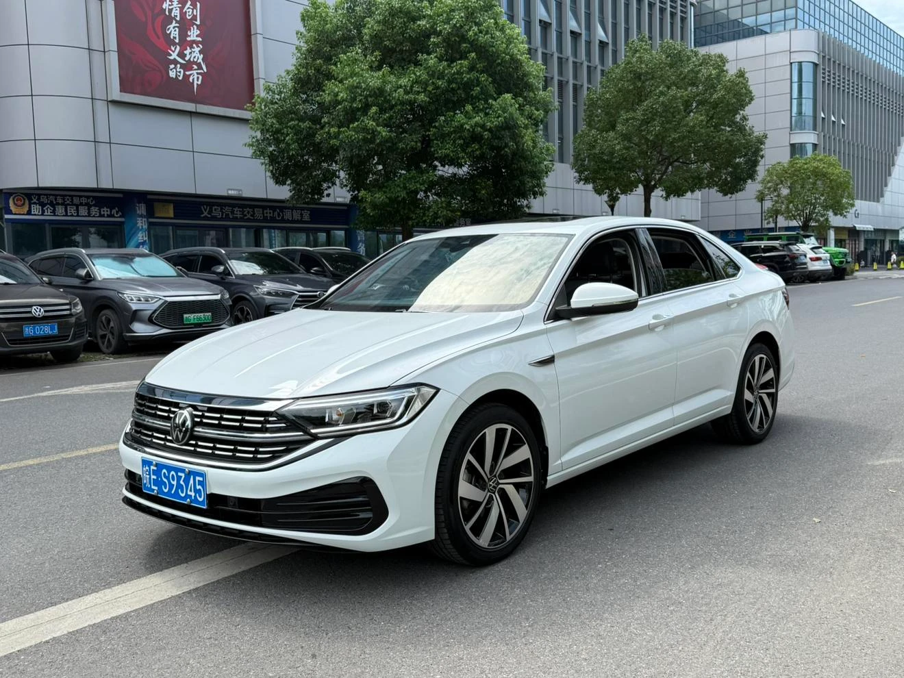 Volkswagen Sagitar 300TSI DSG Beyond Edition