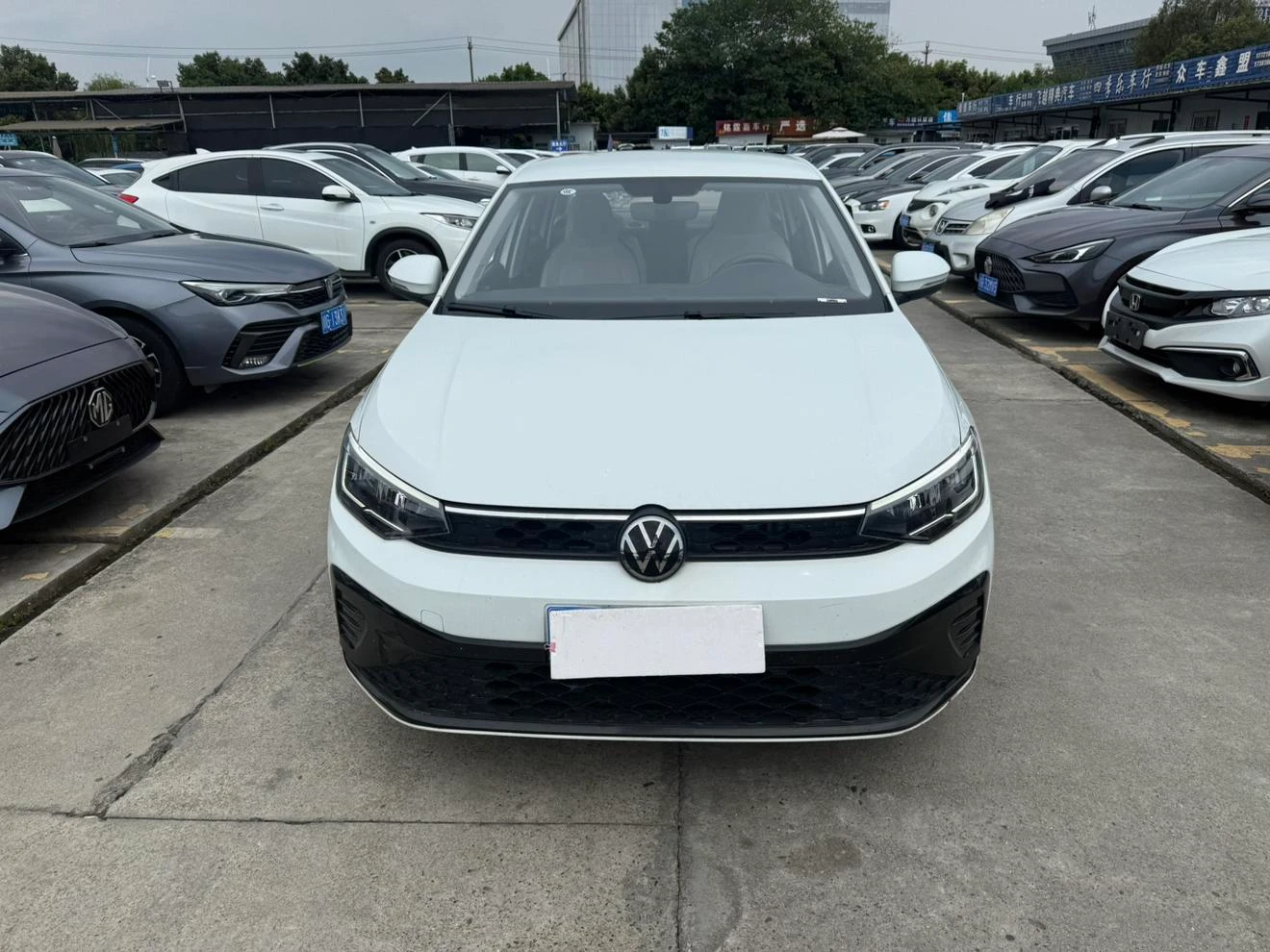 Volkswagen Lavida XR 1.5L Automatic Xinyi Edition - exterior