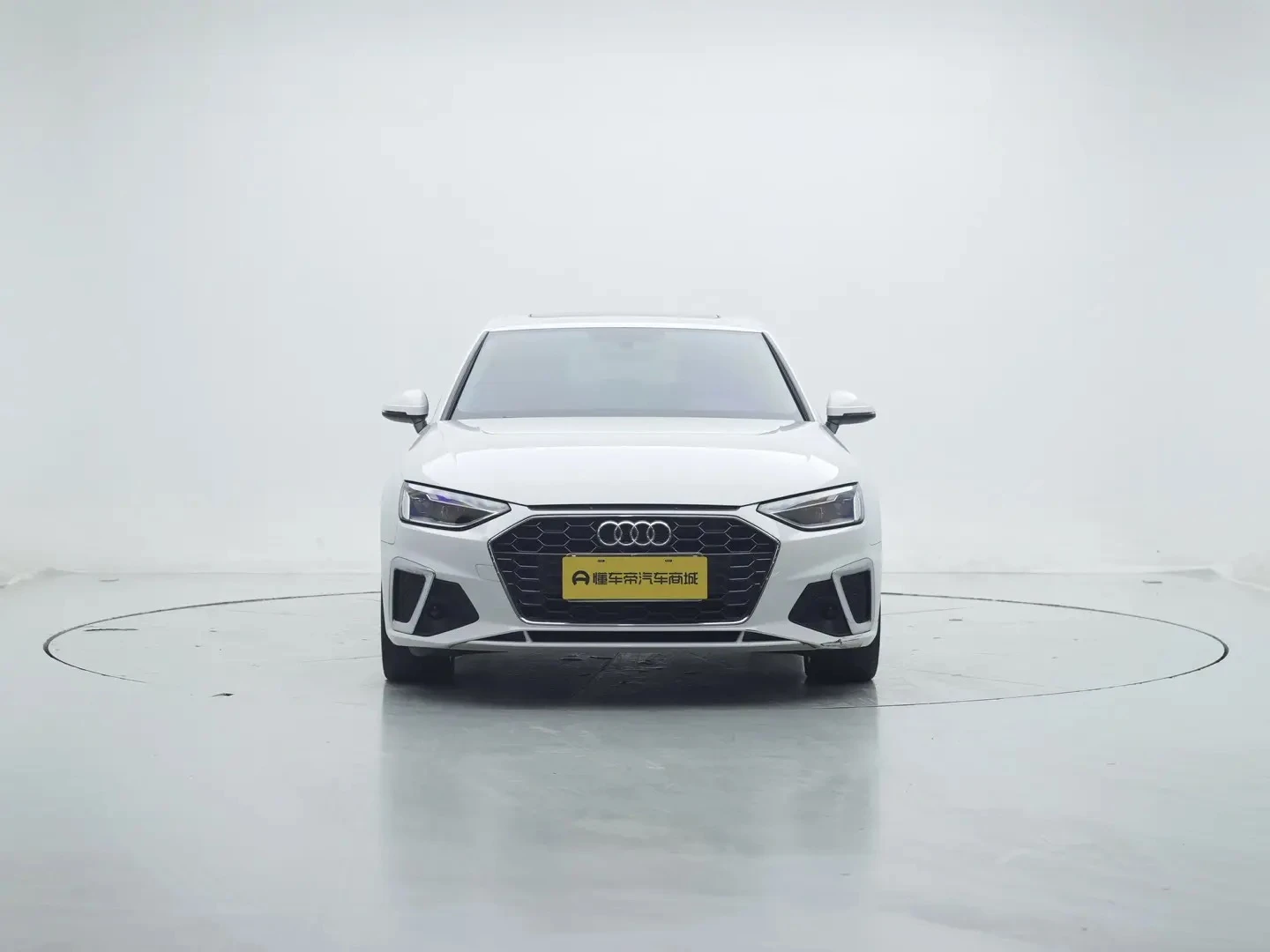 Audi A4L 40 TFSI Luxury Dynamic - exterior