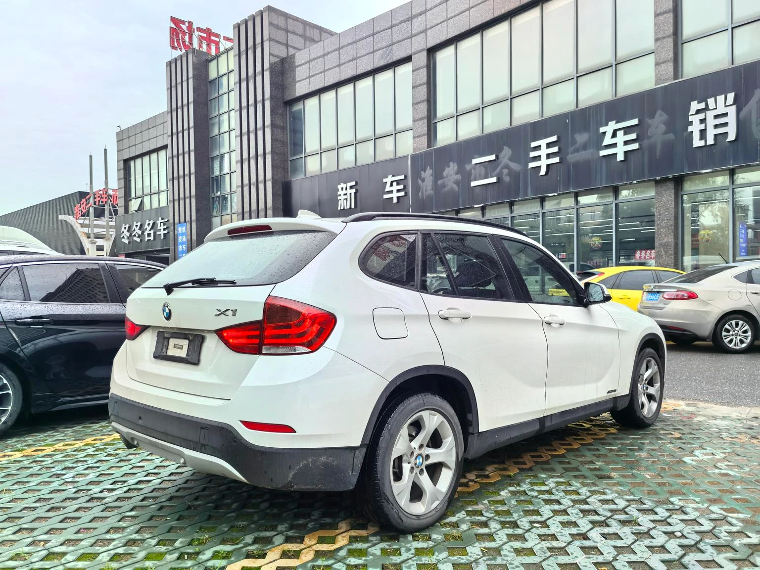 BMW X1   xDrive 18i 