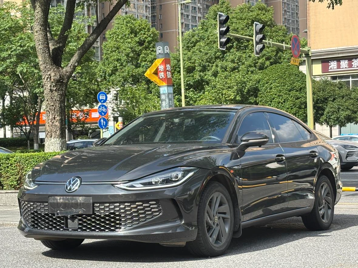 Volkswagen Lamando L 280TSI DSG Cool Spicy Edition