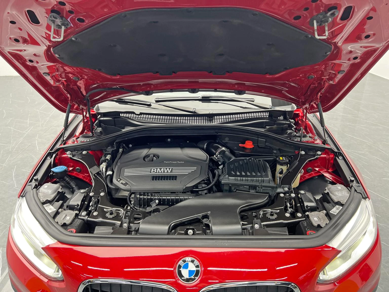 BMW 120i  - engine