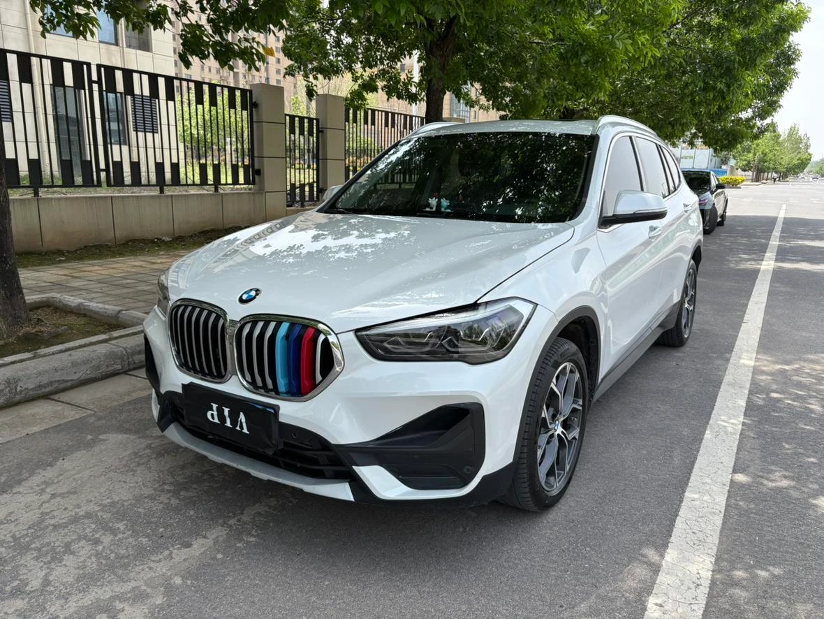 BMW X1 sDrive25Li Leading