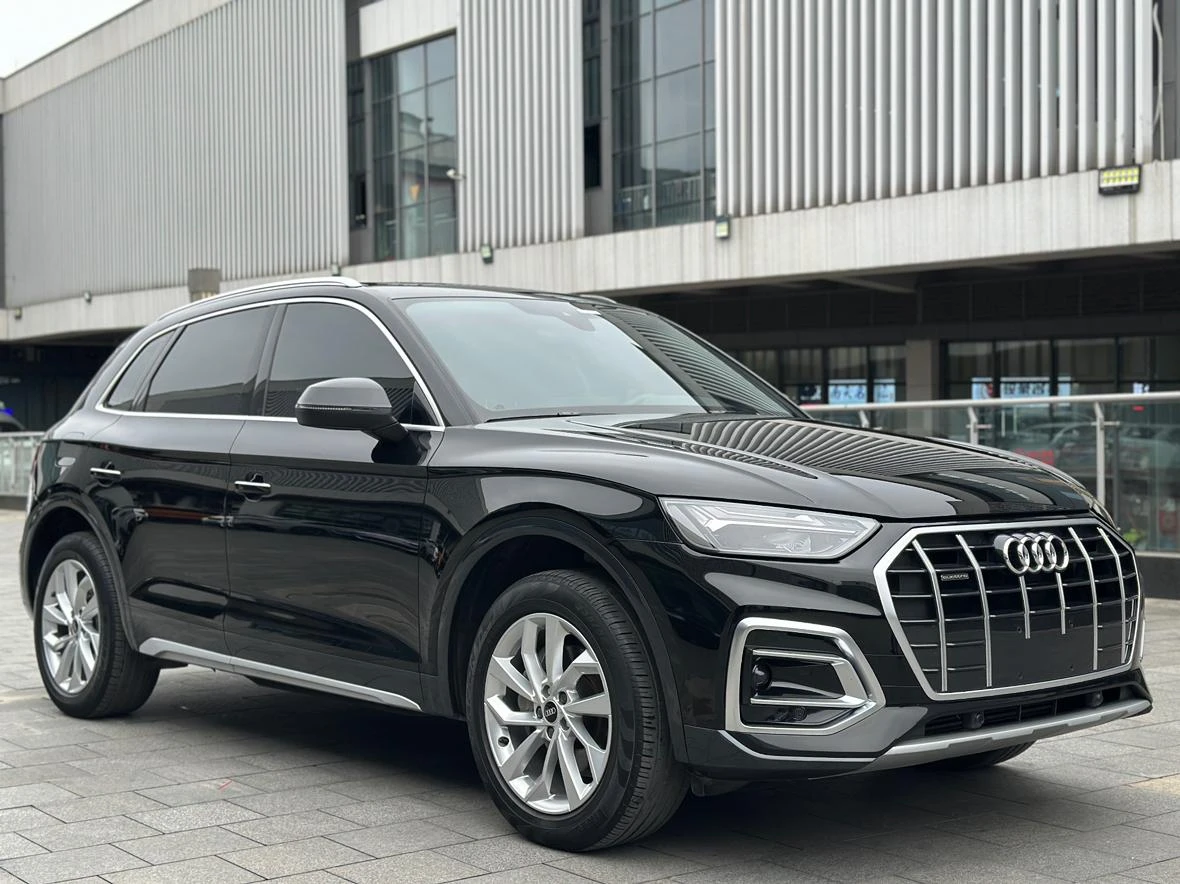 Audi Q5L 40 TFSI Luxury Dynamic - exterior