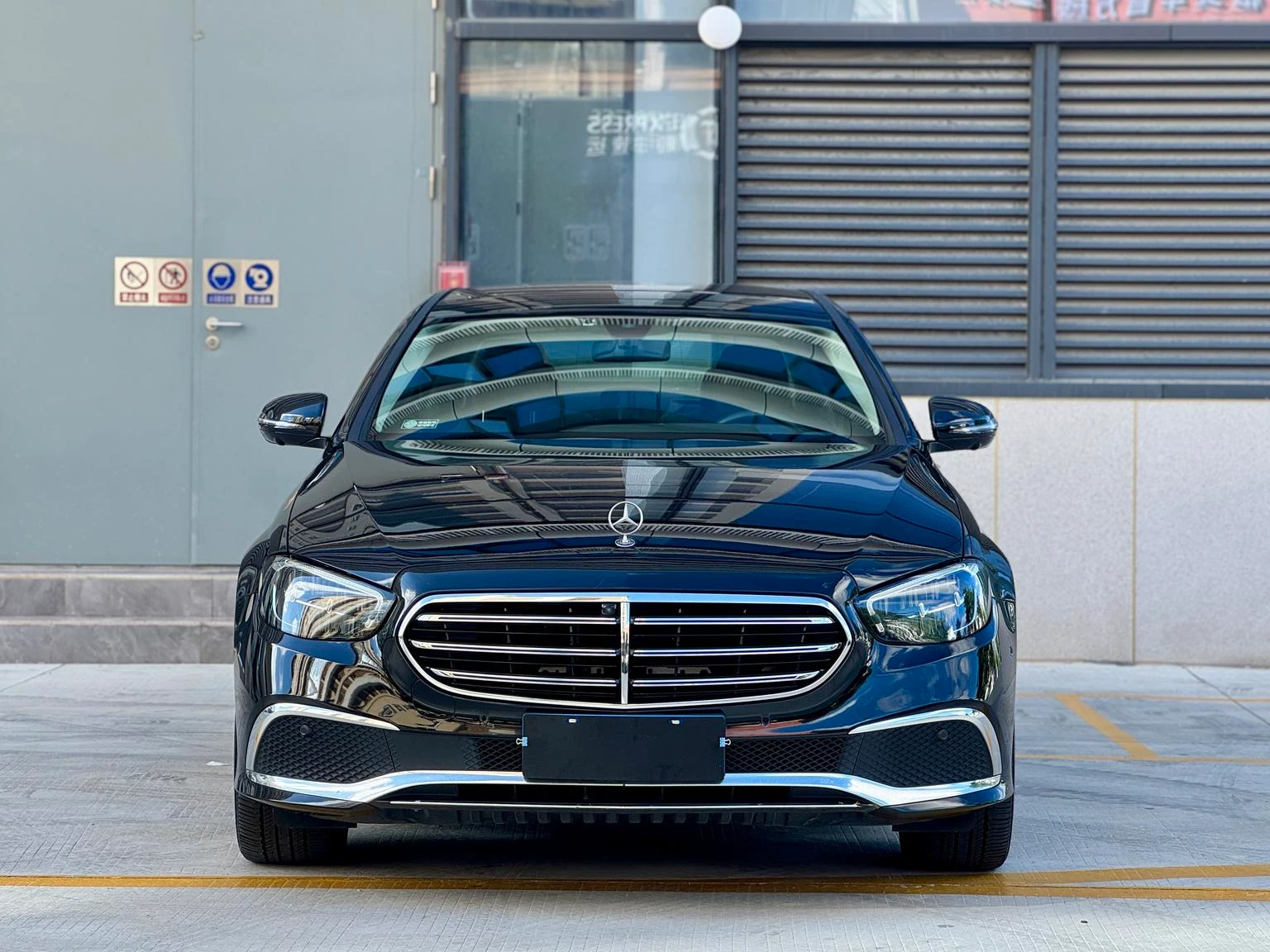 Mercedes-Benz E-Class E260 L - exterior
