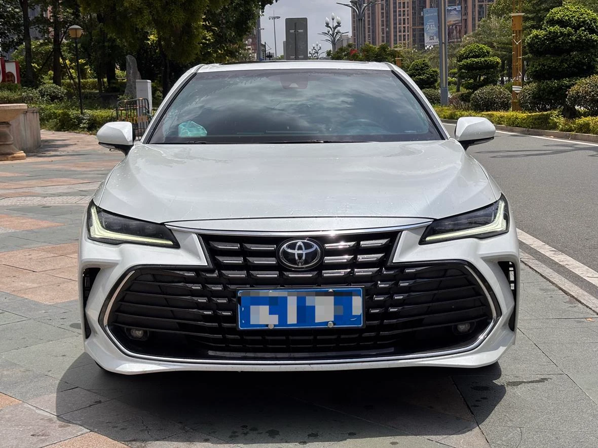 Toyota Avalon 2.0L CVT Entry - exterior