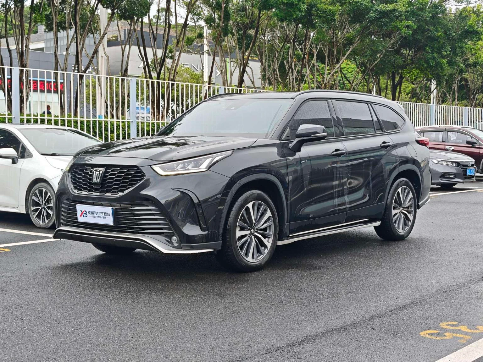 Toyota Crown Kluger Intelligent Hybrid Dual Engine 2.5L E-CVT AWD Luxury Edition