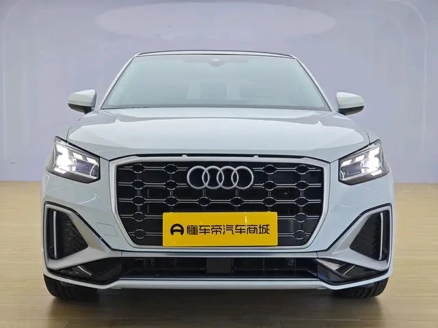 Audi Q2L 35TFSI Fashion Dynamic - exterior