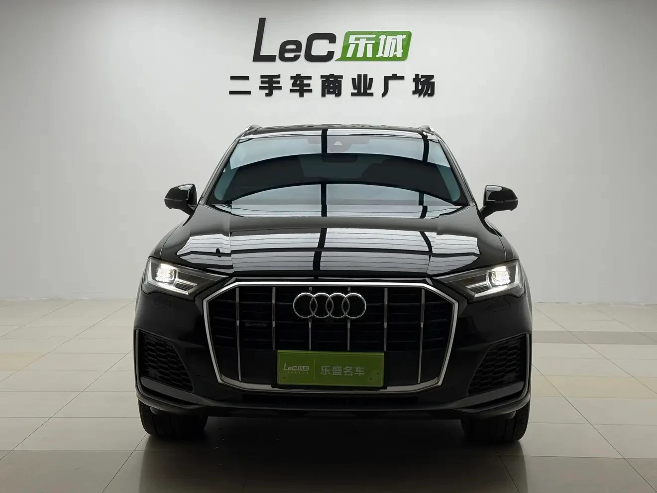 Audi Q7 55 TFSI Sport Trim - exterior